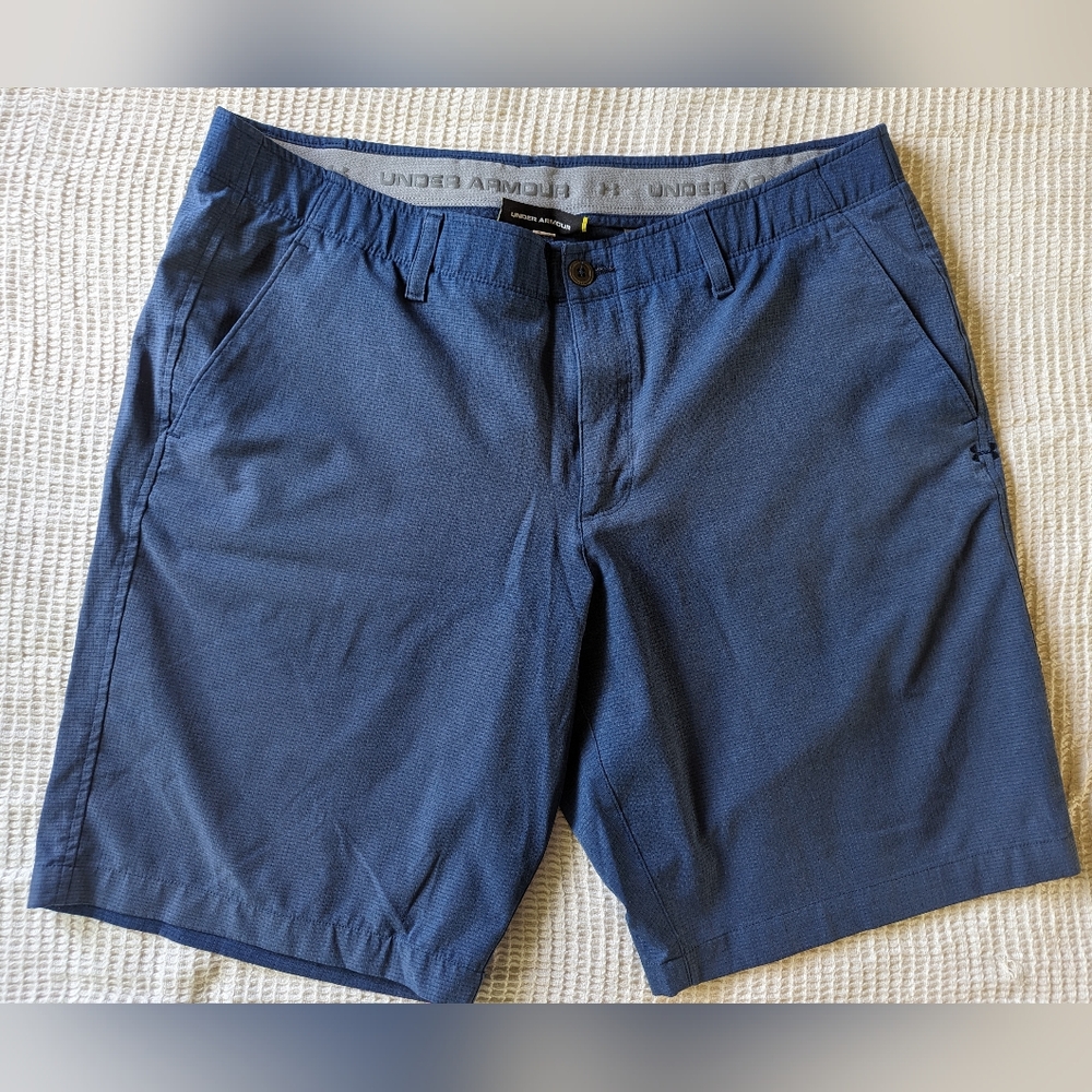 Under armour golf shorts, size 40